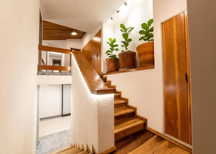 Casa Flo Hotel